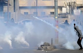 إصابة عشرات الفلسطينيين بالاختناق في اقتحام الاحتلال نابلس