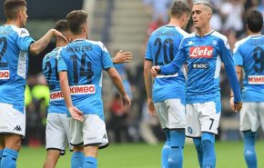 نابولي يكشر عن أنيابه برباعية مثيرة أمام فيورنتينا