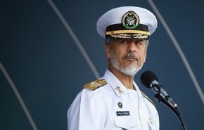 الادميرال سياري: بامكاننا مرافقة السفن اينما اقتضى الامر