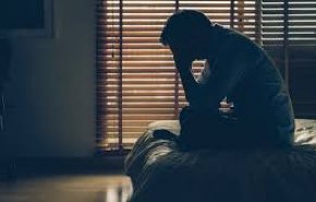 تعرف على الأسباب التي توقظك من النوم فجأة و كيف تعالجها