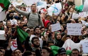 الجزائر تترقب بداية عام دراسي «ملتهب»