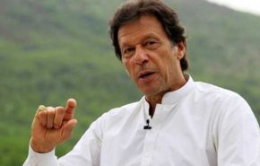 عمران خان یحذر من اندلاع حرب عالمیة نوویة