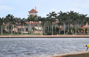 اعصار دوريان يهدد منتجع ترامب في فلوريدا
