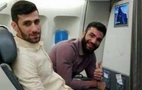والدتا الشهيدين 'ياسر وحسن' وآخر لحظات اللقاء