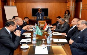 ابو الغيط يصل الى بغداد لبحث الملفات التالية