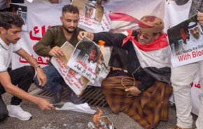 شاهد: بن زايد تحت أقدام اليمنيين في ماليزيا