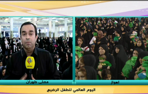 عشرات الآلاف يشاركون  بمراسم 'الطفل الرضيع' بمصلى الإمام الخميني (رض) 