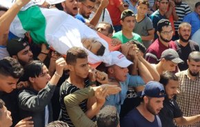 آلاف الفلسطينيين يشيعون شهيدي مسيرات العودة في غزة

