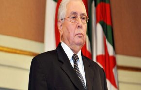 الرئيس الجزائري يؤيد مقترح تنظيم انتخابات في أقرب الآجال