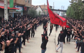 شاهد ملايين الايرانيين يحيون ذكرى استشهاد الامام الحسين(ع)
