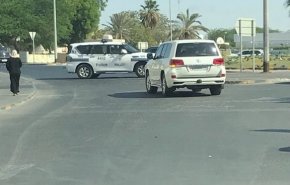النظام البحريني يقتحم بلدة الدراز للتضييق على مراسم عاشوراء