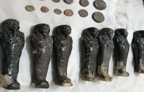 مصر... ضبط المئات من القطع الأثرية بحوزة مواطن