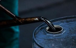 أنباء عن قرار ترامب بشأن تخفيف الحظر على إيران يتبعها تراجع أسعار النفط