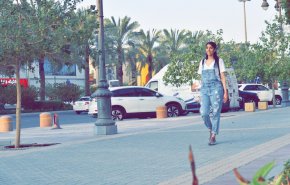 شاهد/ بركات بن سلمان! سعوديات يتجولن من دون حجاب في شوارع المملكة