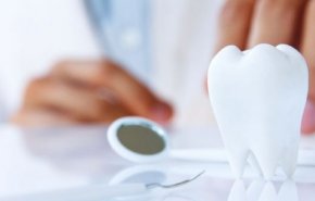 طبيب أسنان سوري يطوّر علاجا ثوريا ويسجله باسم جامعة تشرين