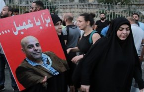 بالفيديو.. موجة غضب في لبنان تندد بعودة العميل الفاخوري
