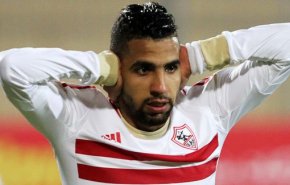 طبيب مصري يشخص مرض نجم نادي الأهلي المصري 