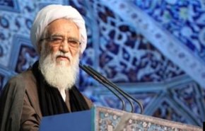 امام جمعه موقت تهران: آیت‌الله رئیسی مچ دزدها را می‌گیرد و برخورد قاطع با آن‌ها دارد/ فشار اقتصادی بر ملت ایران اثر ندارد