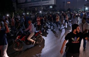 شاهد.. كيف تحايل المصريون للوصول إلى ميدان التحرير؟