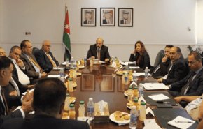 الرزاز يعلق على ازمة المعلمين في الأردن