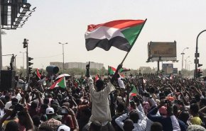 حملة إقالات واستقالات في السودان: على طريق تفكيك «الدولة العميقة»؟
