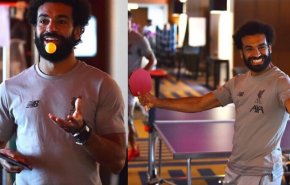 شاهد.. محمد صلاح يقبل تحدي نجمة تنس الطاولة
