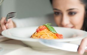 بعضها قد لا تعرفها!.. 7 أسباب وراء جوعك الدائم
