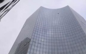 بالفيديو... 'الرجل العنكبوت' في قبضة الشرطة الألمانية