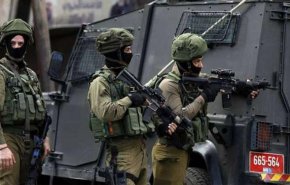 فلسطينيون يخترقون الحدود ويستولون على معدات لجيش الاحتلال