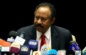 رئيس الوزراء السوداني يهرول وراء السعوديين 