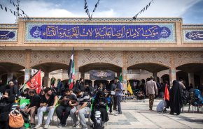 خدام الامام الرضا (ع) يقدمون الخدمات لزوار الاربعين في 6 منافذ حدودية