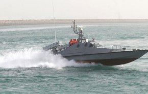 إزاحة الستار عن اسرع زورق بحري في ايران