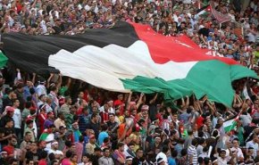 شاهد.. الجماهير الأردنية تستفز نظيرتها الكويتية