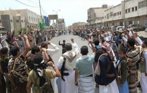 وقفات احتجاجية بالحديدة تنديدا بجريمة الاغتصاب والقتل في التحيتا