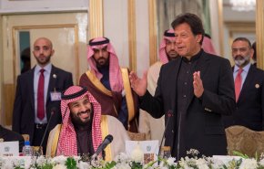 عمران خان في طهران برسالة سعودية..