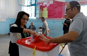 بدء التصويت لجولة الإعادة الحاسمة لانتخابات رئاسة تونس