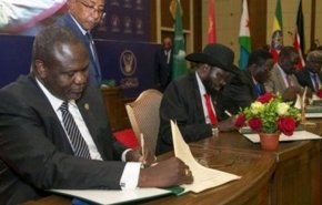 وفد حكومة السودان لمفاوضات السلام يتوجه إلى جوبا
