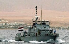 مصر... إنقاذ طاقم مروحية سقطت في البحر المتوسط