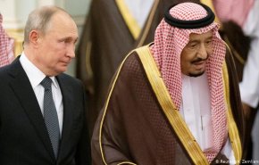 شاهد.. السعوديون عاجزون حتى عن عزف نشيد وطني!