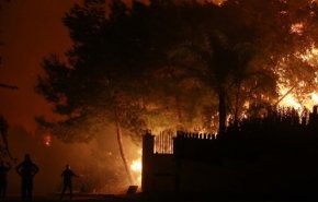 حرائق لبنان تلتهم مناطق واسعة والعمل جار على إخمادها