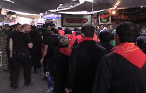 شاهد.. مسيرة راجلة من مقام السيدة رقية إلى مقام السيدة زينب