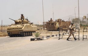 قذيفة طائشة تقتل وتصيب 15 شخصا بشمال سيناء المصرية
