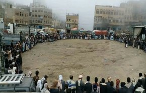 وقفة احتجاجية في 'حجة' تنديدا بجريمة قتل الأسرى بمأرب