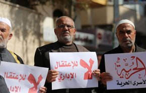 5 أسرى يواصلون إضرابهم عن الطعام في سجون الاحتلال

