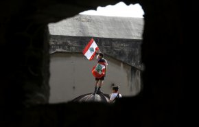 لبنان.. مسارات أزمة لا أفق دستورياً لها 