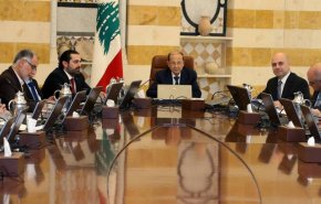 عكاظ: حكومة الحريري ستستقيل قريباً