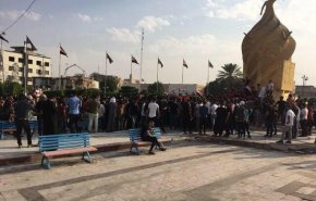 متظاهرون ينصبون خيم الاعتصام وسط كربلاء، شاهد الصور