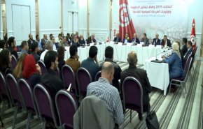 شاهد.. ولادة عسيرة لتشكيل الحكومة في تونس 