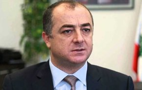 وزير الدفاع اللبناني يطالب المتظاهرين بالإبلاغ عن أي شخص يحمل سلاحا