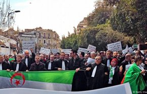 عصيان وتمرد القضاة في الجزائر لأول مرة منذ الستينيات
